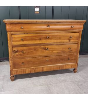 Cassettone Veneto noce chiaro e ciliegio del 1850  a 4 cassetti