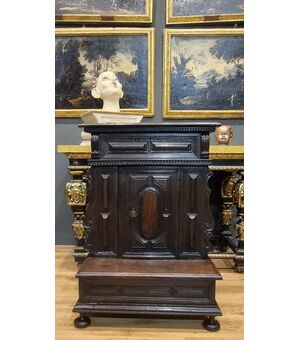 INGINOCCHIATOIO IN NOCE DEL DICIASETTESIMO SECOLO VENETO