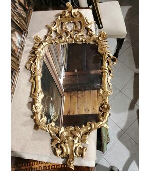 Specchiera del '700 intagliata e dorata