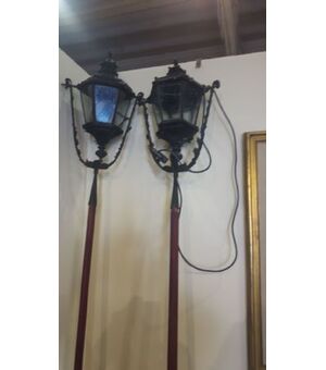 Due lampioni da esterno in ferro battuto - Prima metà dell'800