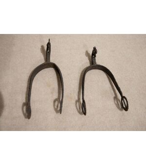 2 speroni in ferro del XVII secolo