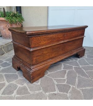 Cassapanca in noce del 700 Emilia Romagna