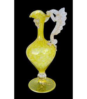 Vaso versatoio in vetro con presa a forma di drago. Salviati.Murano.