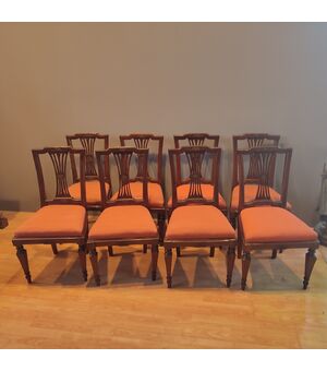 Gruppo di 8 sedie epoca 700