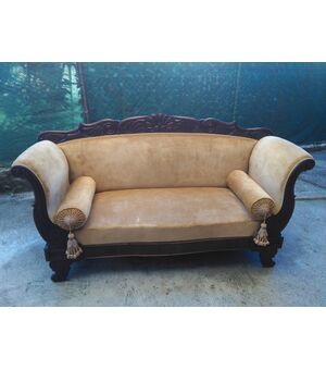 DIVANO IN MOGANO INTAGLIATO 800