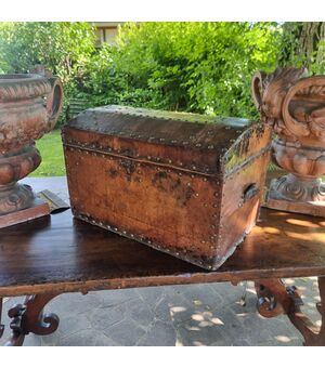 Bauletto da Carrozza del 600 in pelle con borchie