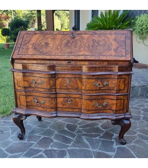 Ribalta del 700 in radica di noce Luigi XV Venezia: un capolavoro di eleganza