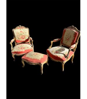 Coppia di poltrone con pouf