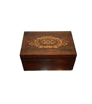 Scatola in palissandro intarsiata stile Carlo X del 1800 francese