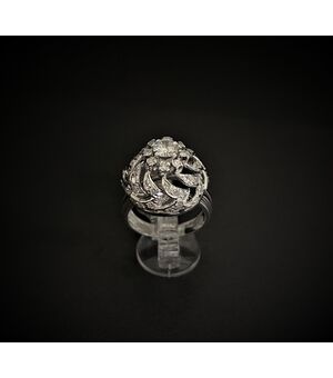 Openwork ring in Platinum with 0.45 ct central diamond     