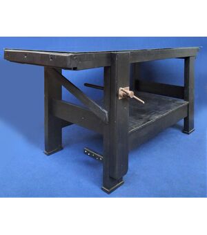 Tavolo da falegname in legno laccato nero e top in vetro - Italia XX sec.