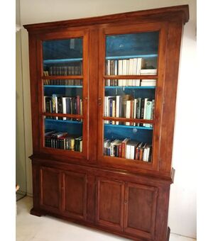Splendida libreria ottocentesca in legno dolce. (263  x 198 x 38)