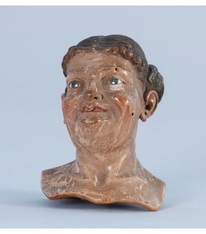 Naples, 18th century, Ancient head of a Neapolitan Nativity scene depicting Old Popolana, wood and glass     