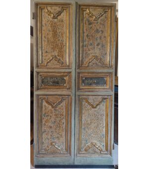 Raffinata porta a due ante bifacciale fine XVII secolo