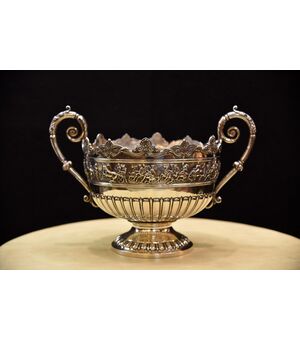 Rose Bowl in silver with horses     