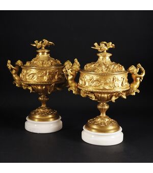 Pair of gilt bronze cups - France 19th century     