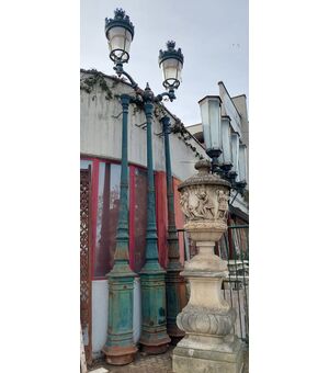 lamp176 - n. 3 lampposts with two lamps, &#39;800 /&#39; 900 period, cm h 615 xl cm 165     