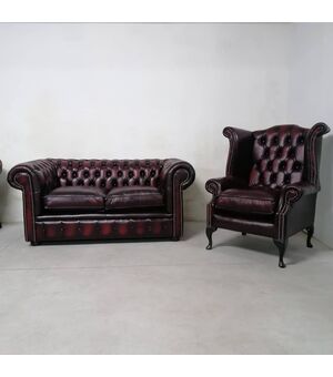 Set inglese chesterfield originale nuovo in pelle rosso bordeaux anticato : divano club due posti e poltrona Queen Anne