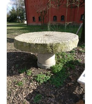 Tavolo da giardino - Ex Macina - Diametro 150 cm - Granito - 17° secolo - Sardegna