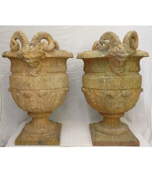 Magistrale coppia di Vasi in Terracotta con raffinate decorazioni - H 70 cm - Venezia