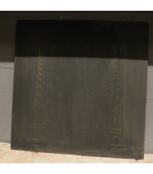 p050 - cast iron bottom plate for fireplace with two columns, measuring cm l 100 xh 100     