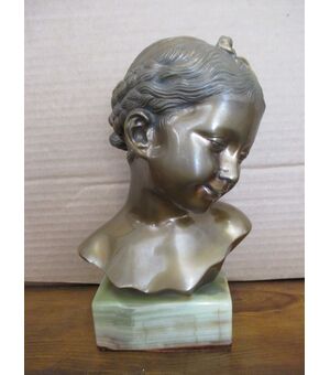 Bronze statue of a child on an onyx base - girl - 900     