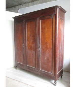 Charles X wardrobe in walnut - three doors - to be restored - interesting size - first half of the 19th century     