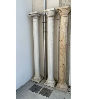 Pair of columns in white Carrara marble     