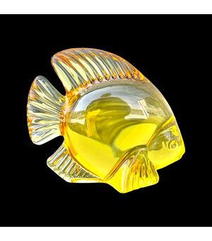 Heavy straw yellow crystal fish from Daum, France.     