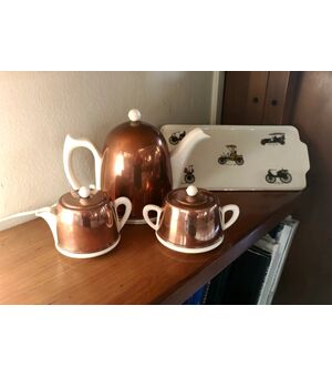 Servizio da tè (teiera, zuccheriera e lattiera) anni Settanta in rame e ceramica