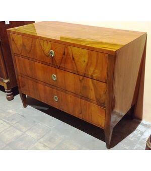 Antique chest of drawers in rosewood briar from the Louis XVI period