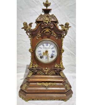 Clock in mahogany wood and Austrian bronzes from 1870/90