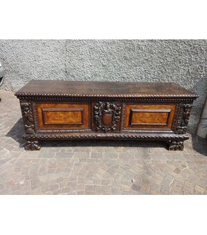 '600 Lombard CHEST with coat of arms, caryatids and briar