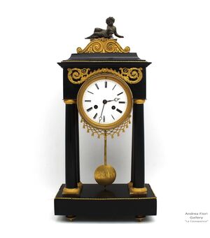 Antique Pendulum Clock Portico Directory in gilded bronze and marble (H.53) - period 700     