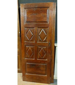 pti713 - walnut door, 18th century, meas. cm l 77 xh 201     