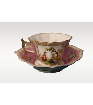 Tazzina con piattino in porcellana rosa Meissen del 1800