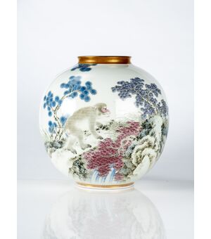 Fukagawa - Globular vase in monkey porcelain     