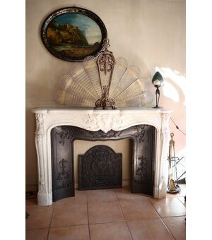 French fireplace with large size reducer Napoleon III     