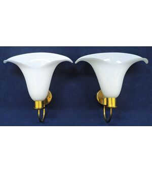 2 appliques a calla in metallo dorato e vetro incamiciato -cm 40- anni '70