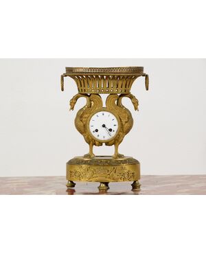 Chiseled and gilded bronze table clock, France, early 19th century     