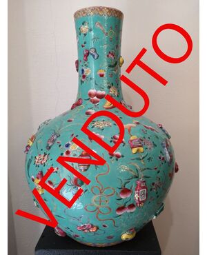 Large porcelain vase, China     