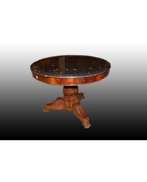 Bellissimo tavolo stile Carlo X in legno di mogano e piuma di mogano con piano in marmo