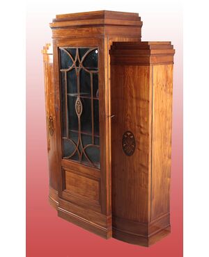 Graziosa vetrina 3 ante Nord Europa di inizio 1900 stile Decò in legno di mogano