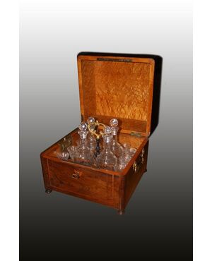 Antica scatola porta bottiglie liquori francese del 1800 Stile Carlo X in legno di palissandro con intarsi