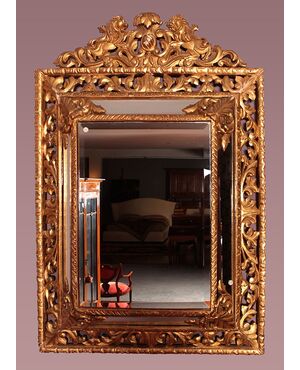 Ricca grande specchiera intagliata a traforo in legno dorato foglia oro francese del 1800