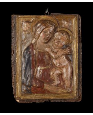 Madonna col Bambino altorilievo in cartapesta XVII secolo 