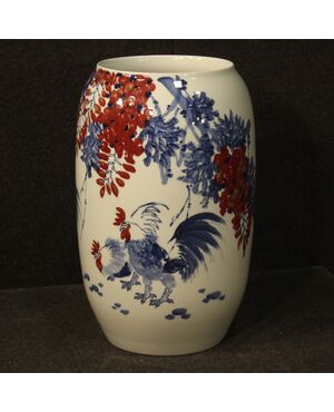 Chinese painted ceramic vase with roosters and floral decorations