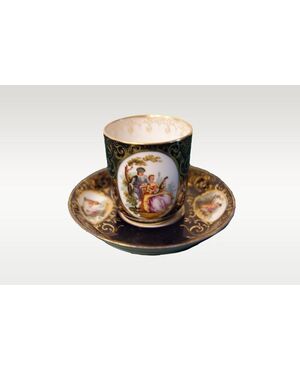 Tazzina con piattino in porcellana manifattura Vienna del 1800 riccamente decorata