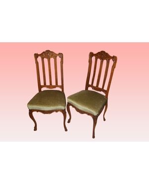 Gruppo di 6 sedie francesi del 1800 Provenzali in legno di rovere con ricchi motivi di intaglio 