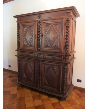 DOUBLE BODY IN SOLID WALNUT WITH 4 DOORS FROM THE EARLY 700s     
